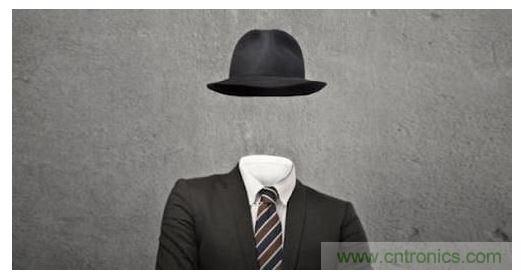 式隱形斗篷利用主動式組件與被動式超穎材料，可望進一步縮減斗篷尺寸，使其更適合個人使用