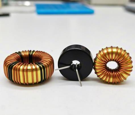 磁珠電感、磁環(huán)電感與色環(huán)電感：電磁濾波世界的三重變奏曲